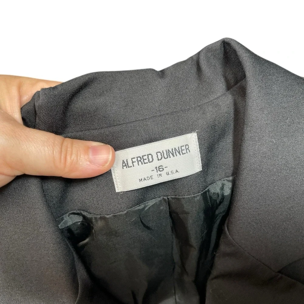 Alfred Dunner 16 Black Blazer‎ Three Button Flap Pockets Vintage Dark Academia